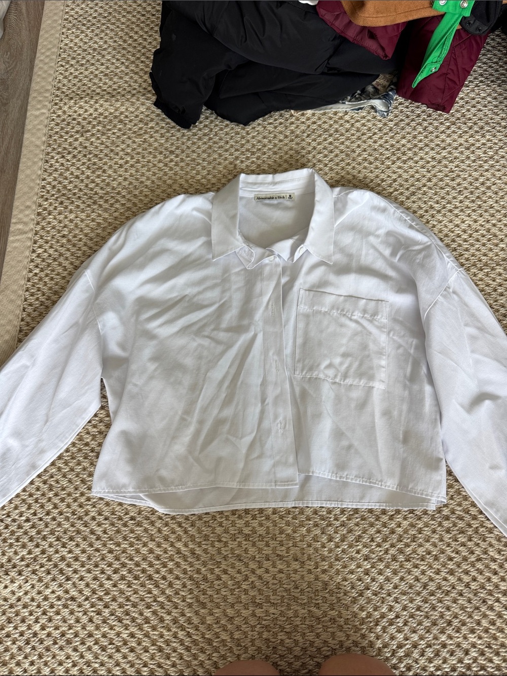 Abercrombie & Fitch White Cropped Button-Up Shirt - Picture 1 of 3
